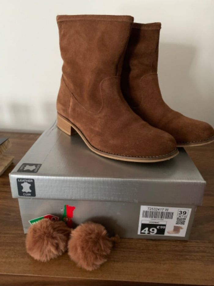 Bottines pompons amovibles