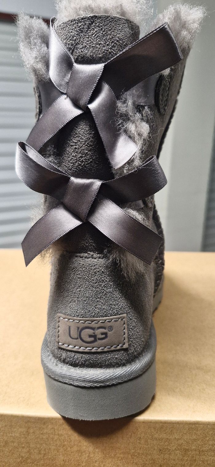 Ugg grise haute 2 nœuds - photo numéro 6