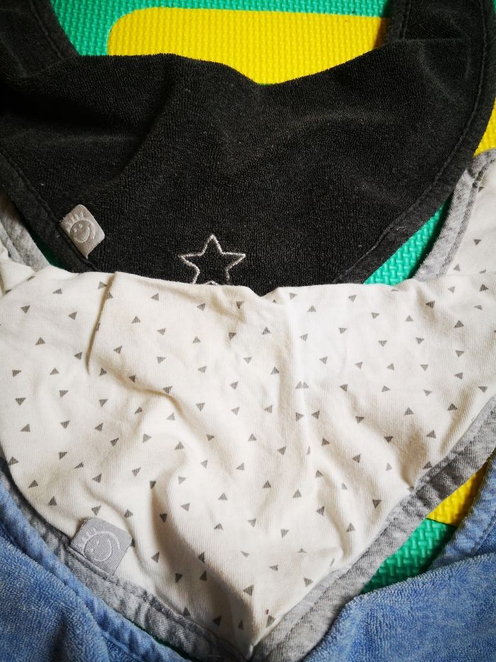 Lot bavoirs - photo numéro 3