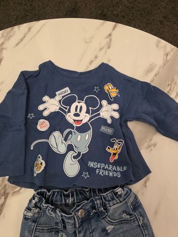 Jeans e t-shirt Mickey
