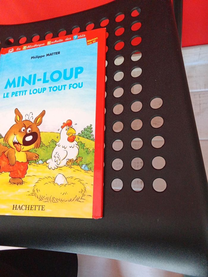 Livre, Mini-Loup, Le petit loup tout fou - photo numéro 3