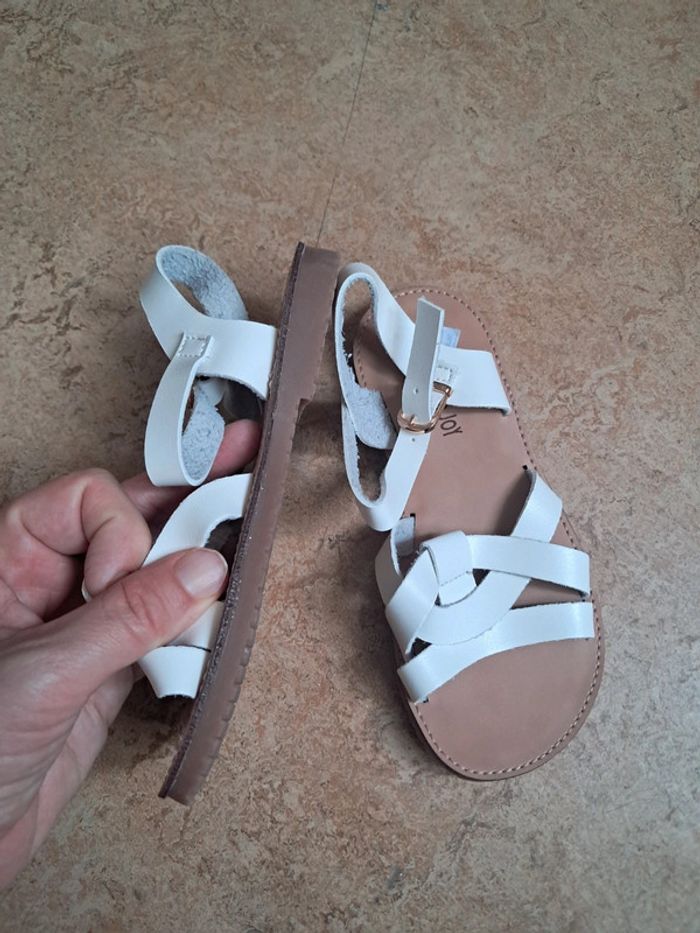Sandales neuve souple 30 - photo numéro 2