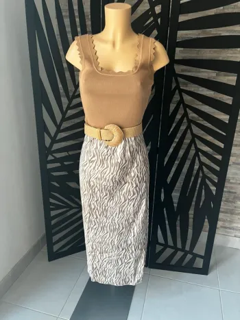 Jupe satinée beige écru