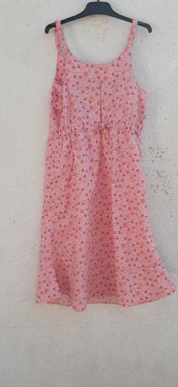 Robe rose à fleurs 10 ans - photo numéro 2