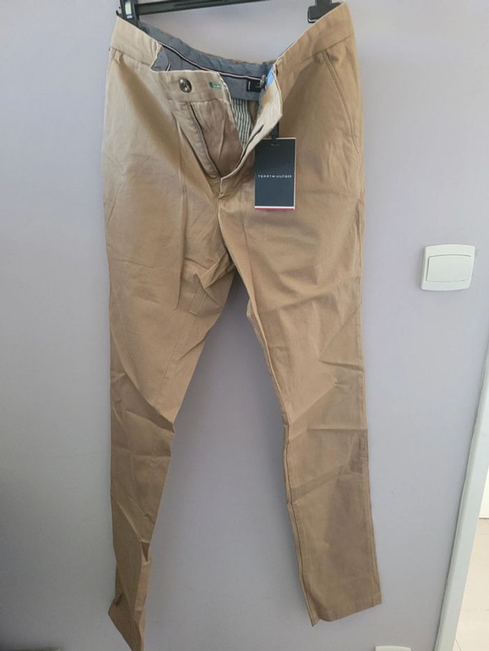 Pantalon chino taille 30W/34L Tommy Hilfiger neuf avec étiquette - photo numéro 2