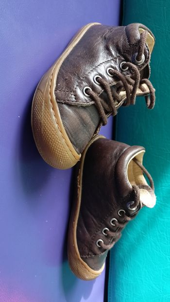 Chaussure naturino 23- très bon état