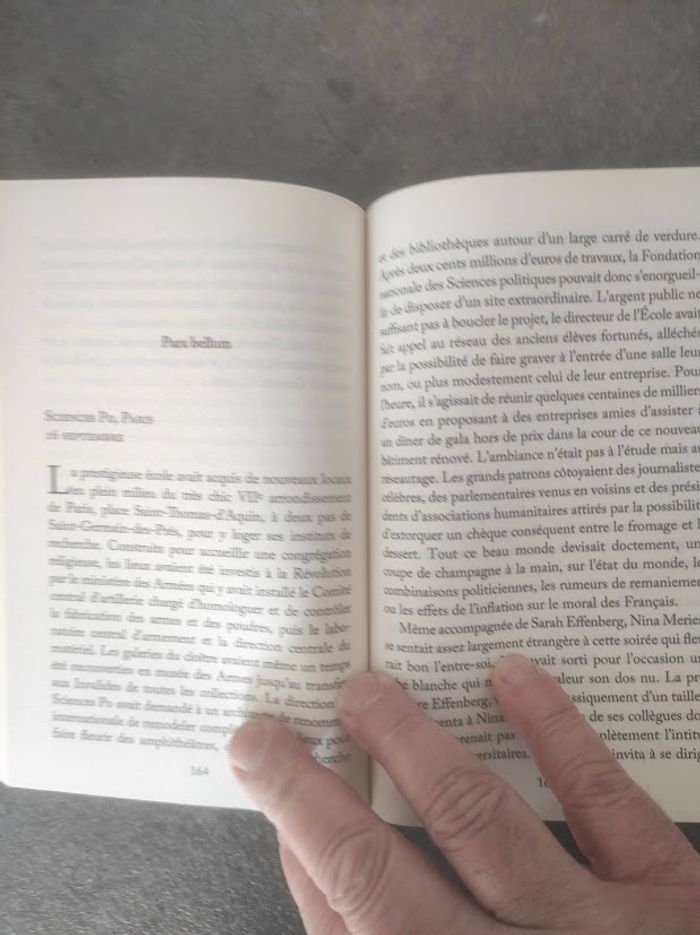 La poésie du marchand d'armes Frédéric Potier Mikros Noir 2024 - photo numéro 4