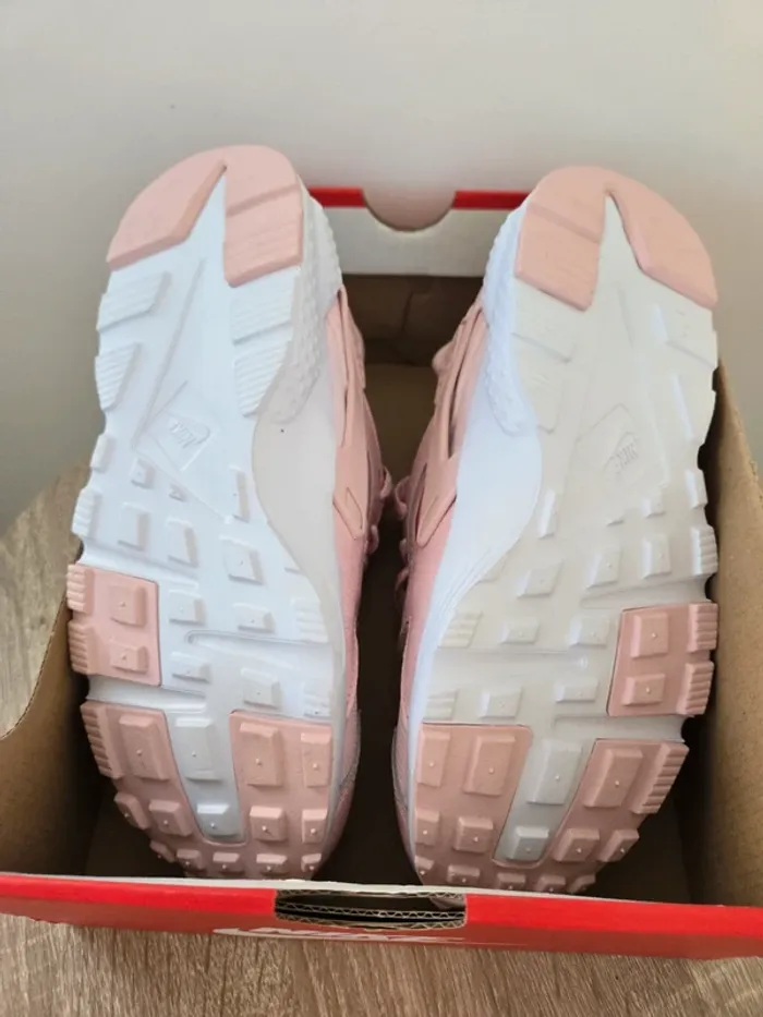 Nike huarache rose taille 36,5 neuves - photo numéro 7