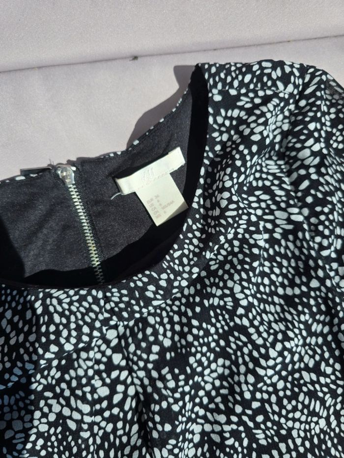 Robe h&m à motifs taille 36 - photo numéro 2