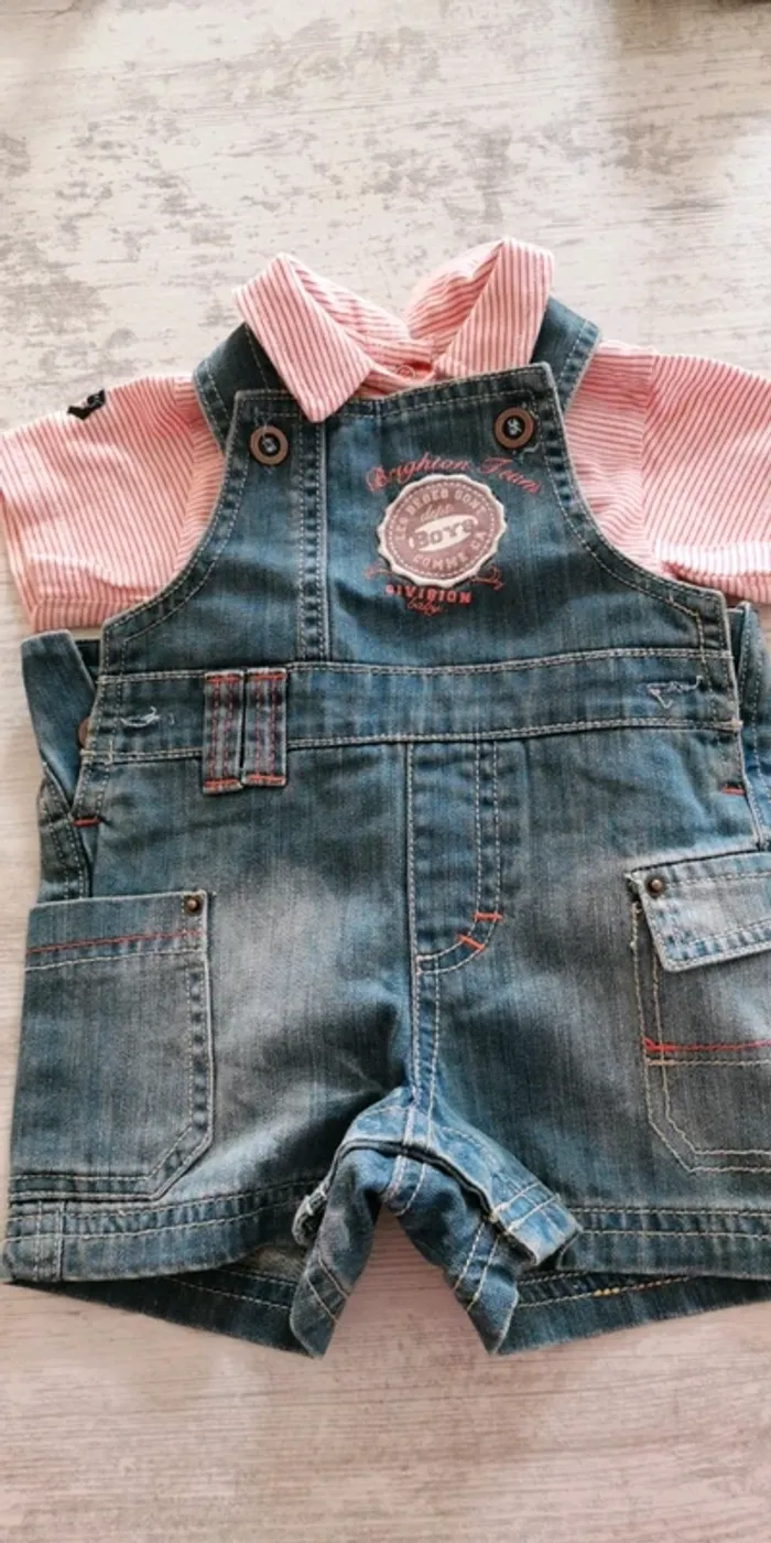 Ensemble salopettes jean short et t-shirt manches courtes - 3 mois