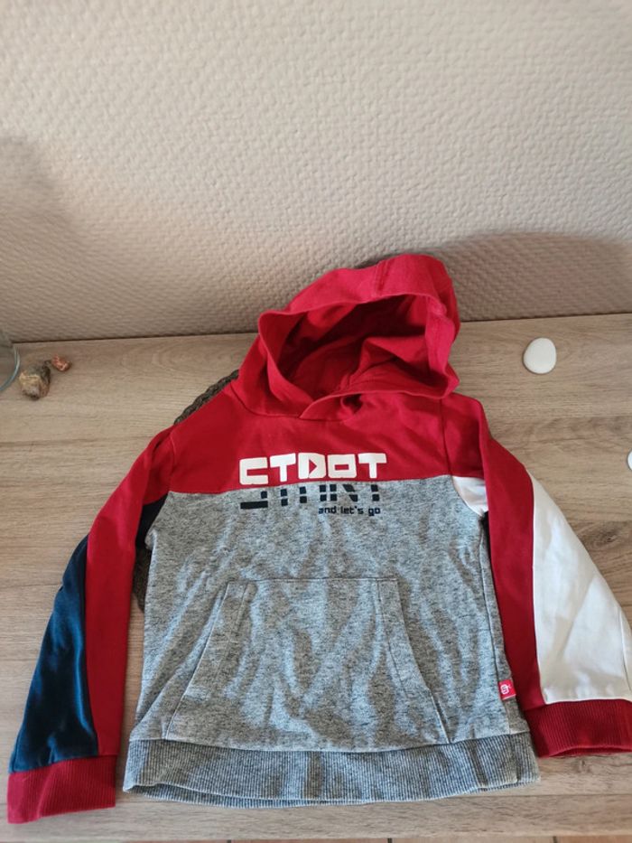 Sweat okaidi 3 ans très bon état