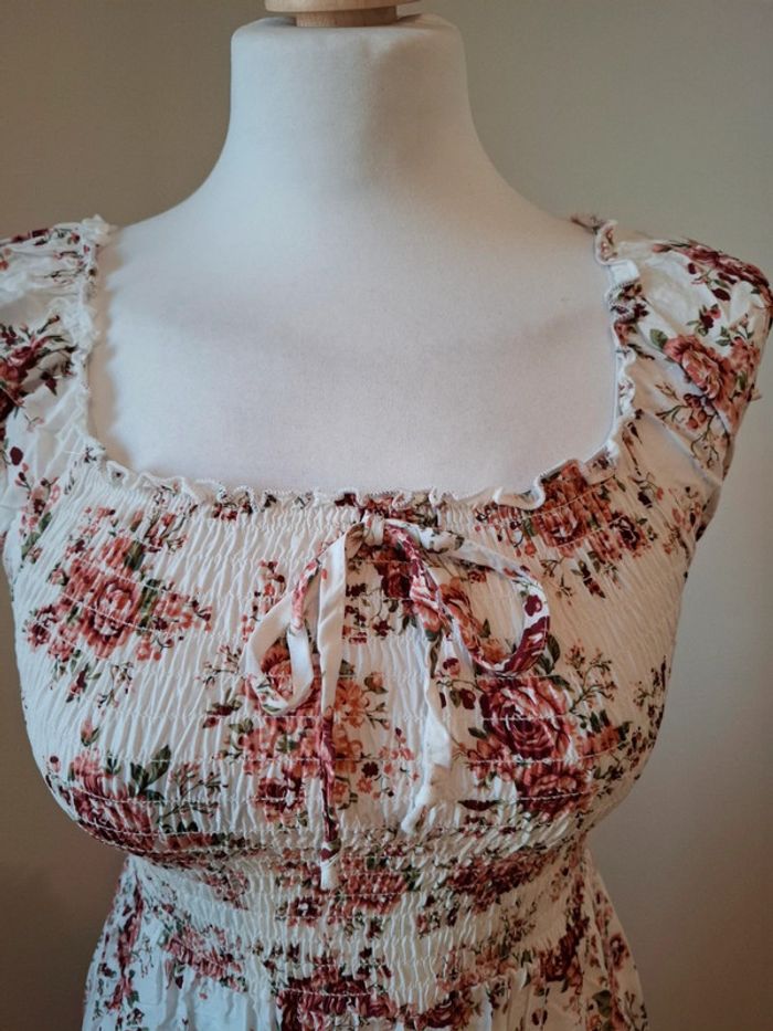 Robe blanche Fleurie extensible Colloseum taille S 36 - photo numéro 3