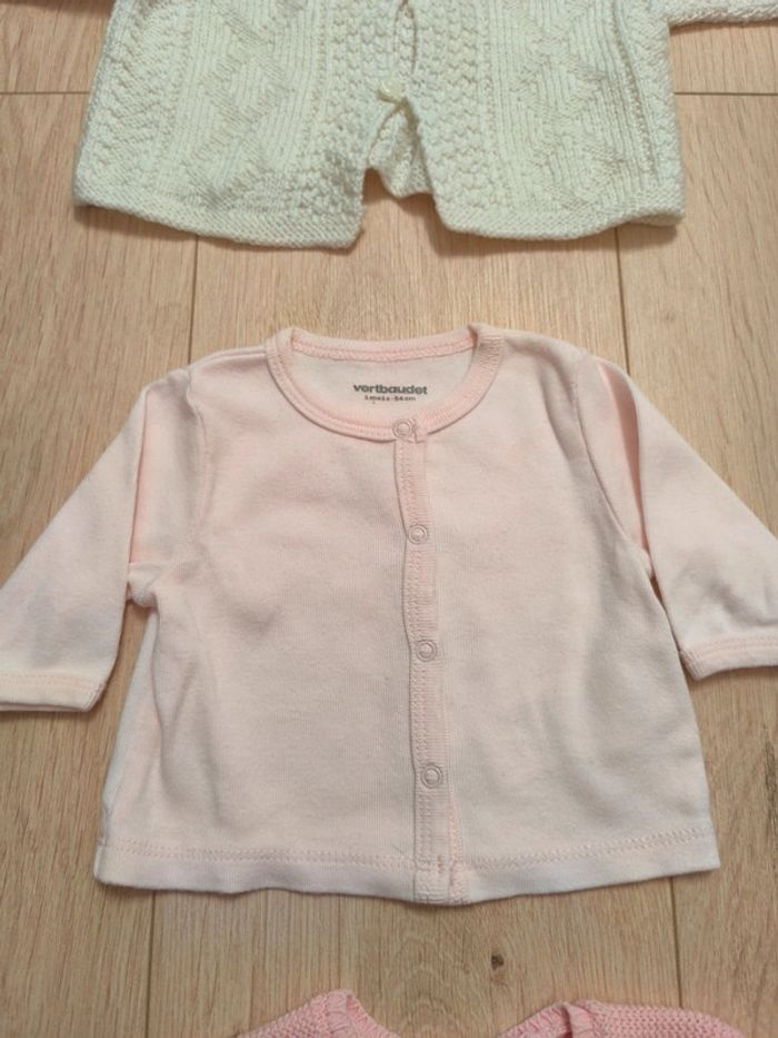 Lot de 3 gilets / brassières fille dont 1 Gemo et 1 Vertbaudet - Taille 1 mois - photo numéro 3