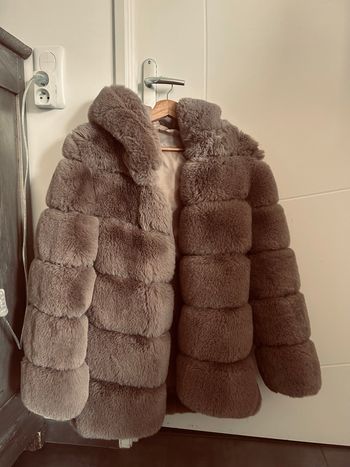 Manteau en fausse fourrure très très doux