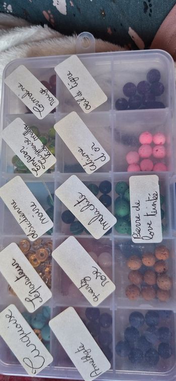 Perles de pierres véritables  neuves