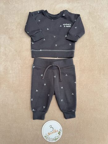 Ensemble pull jogging mixte • primark • taille 3 mois