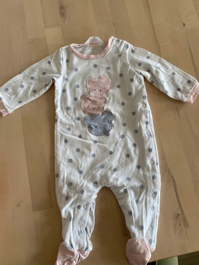 Lot 3 pyjamas - taille 2 mois - photo numéro 4