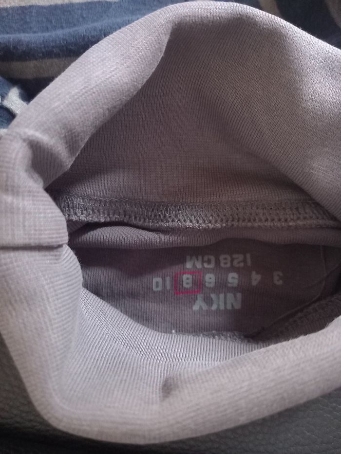 Lot sous pull 8 ans - photo numéro 4