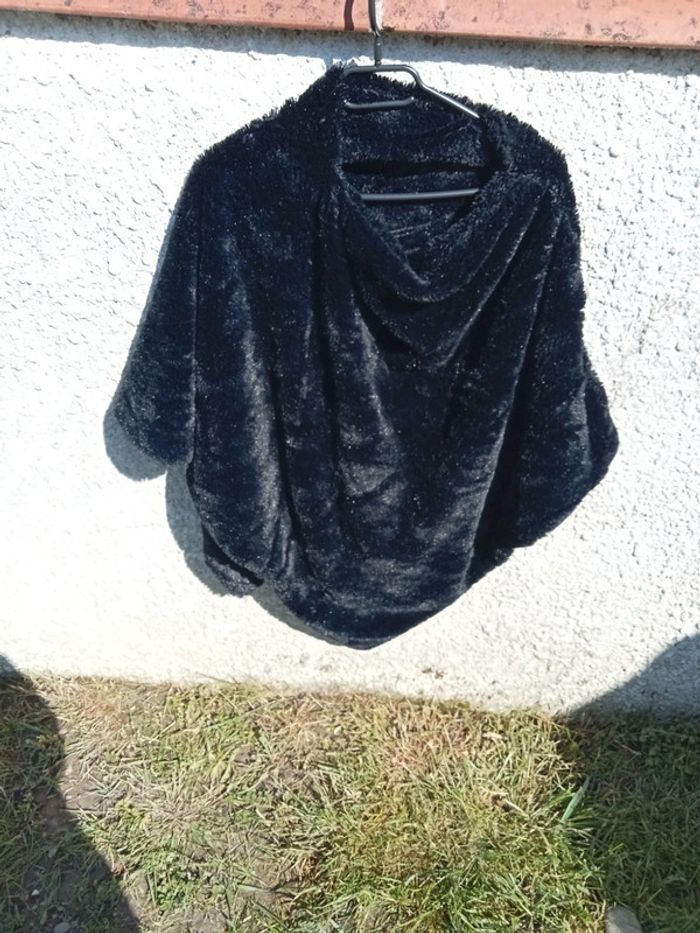 Poncho noir femme pilou pilou - photo numéro 4