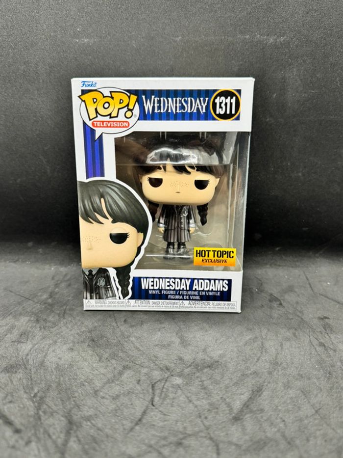 Funko pop Wednesday Addams 1311 Hot Topic - photo numéro 2