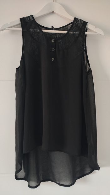 Top noir dentelle