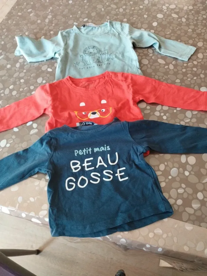 3 tee shirt manches longues 12 mois comme neuf