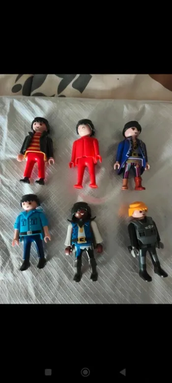 Lot 26 - personnages Playmobil