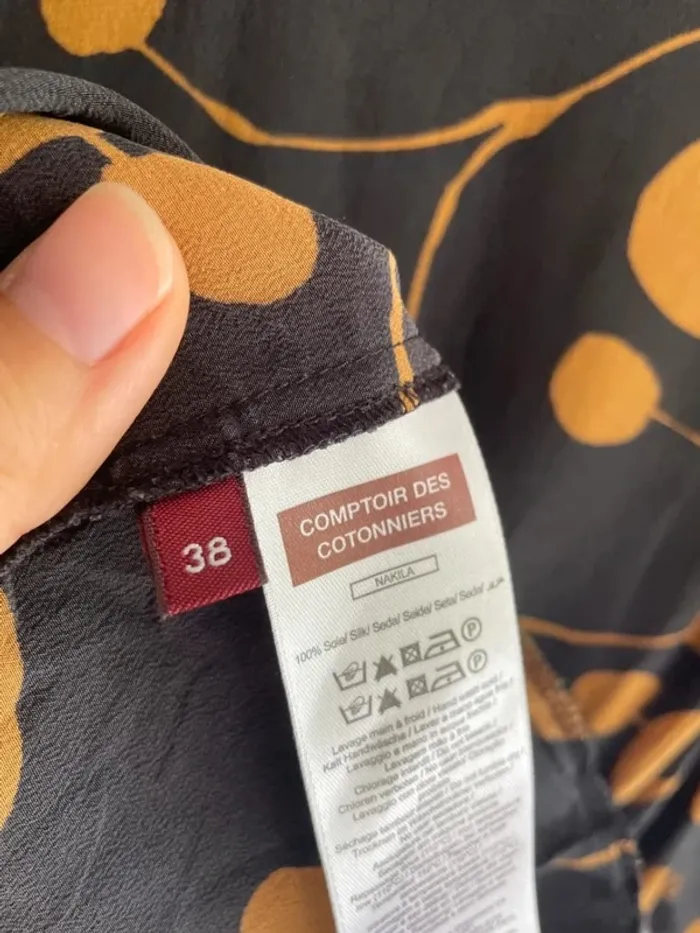 Robe noire en soie à motif orange Comptoir des Cotonniers - photo numéro 4