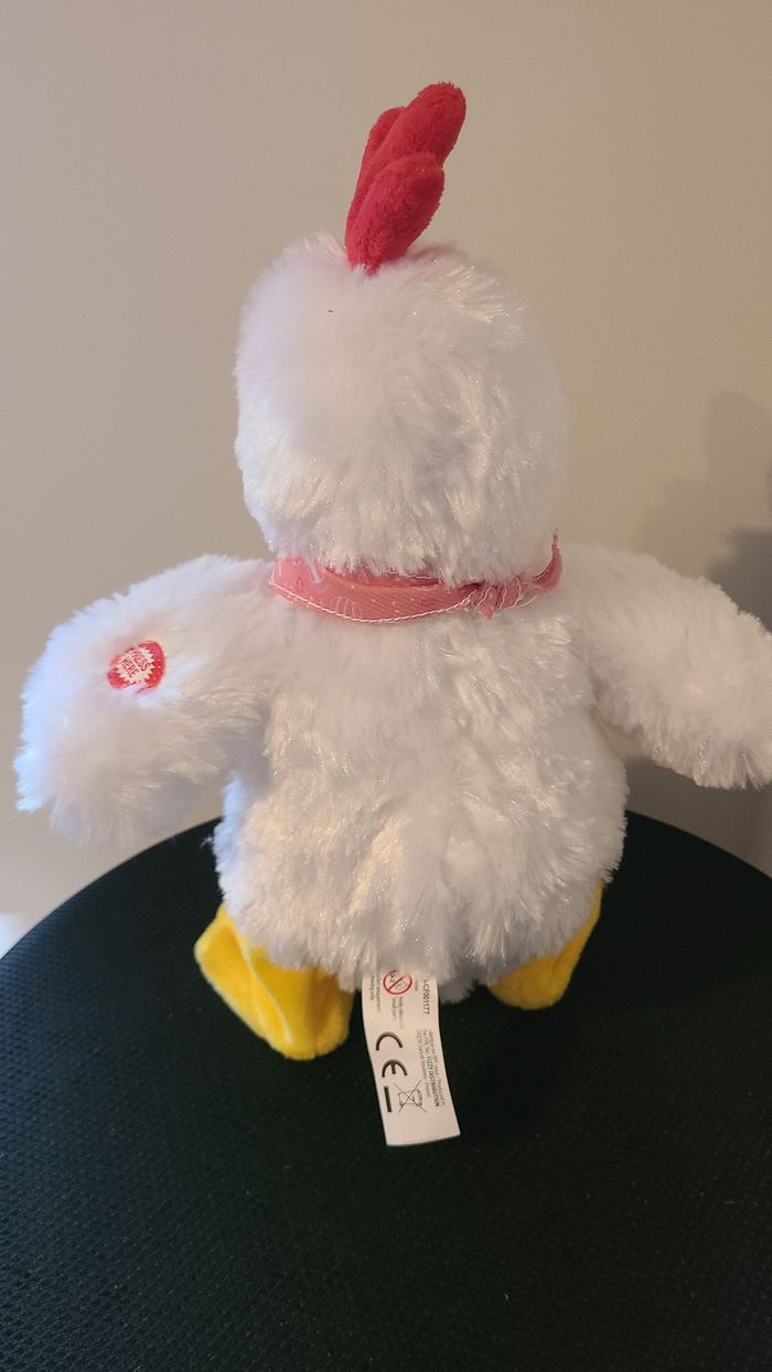 Peluche interactive poule danseuse FIZZY DISTRIBUTION H 32 cm - photo numéro 2
