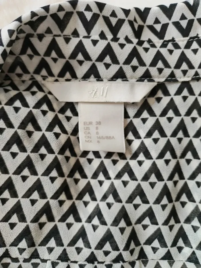 Blouse sans manches motif graphique H&M - photo numéro 3