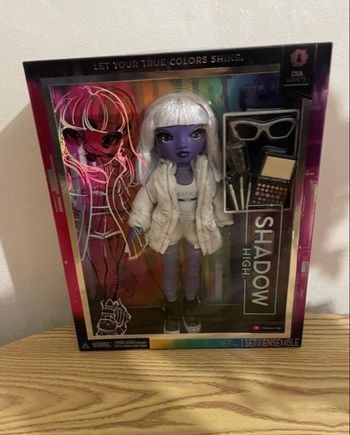 Poupée Shadow High Dia Mante