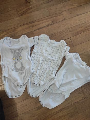 Lot bodies 3 mois