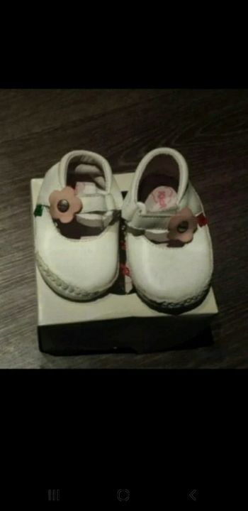 Chaussures bébé fille blanche kickers 6 mois