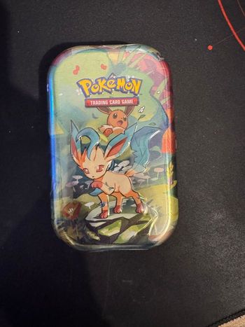 Pokémon mini tins Évolution prismatique EV8.5