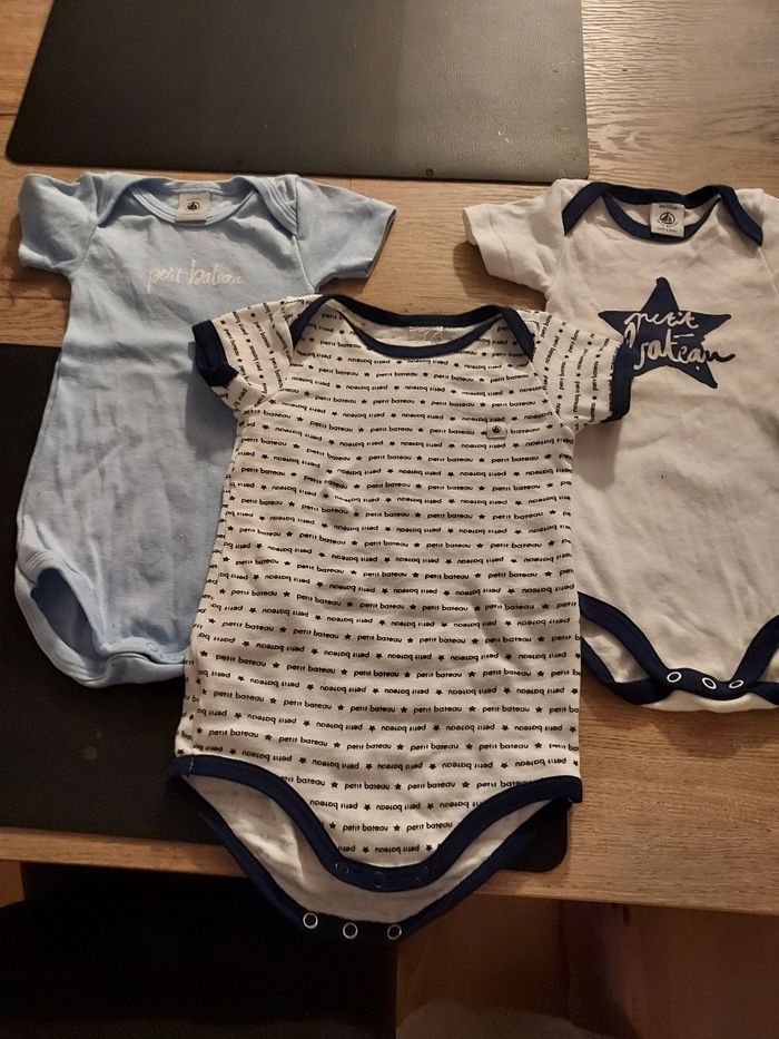 Lots de 3 bodies neufs Petit Bateau