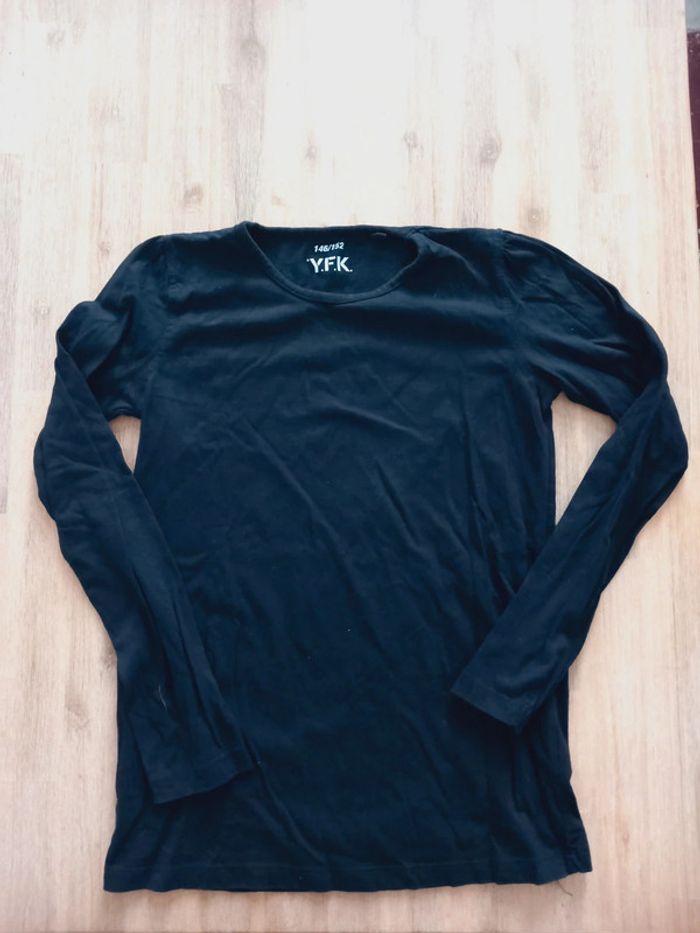 T-shirt noir manches longues Y.F.K – Taille 146/152 (10-12 ans)