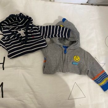 Sweat et un gilet garçon 1 mois