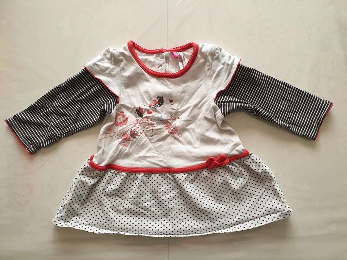 Robe blanche rouge noir