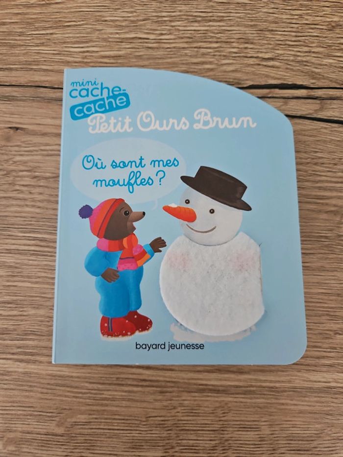 Livre petit ours brun