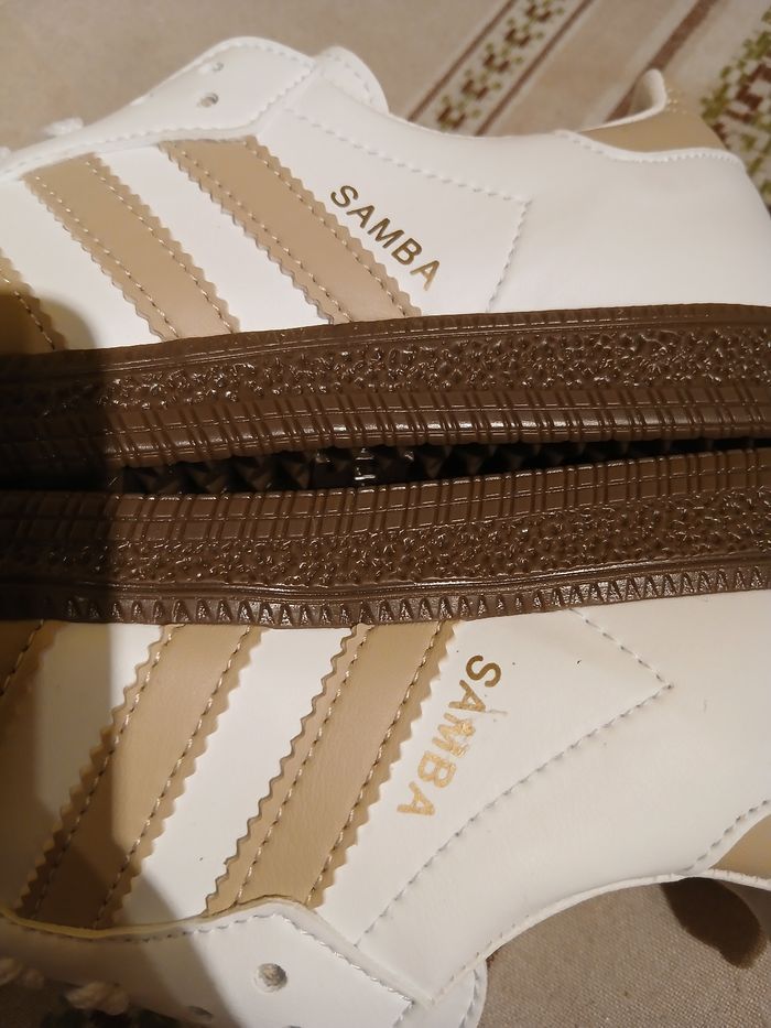 Basket Adidas samba blanche et beige taille 38 ( avec défauts ) - photo numéro 4