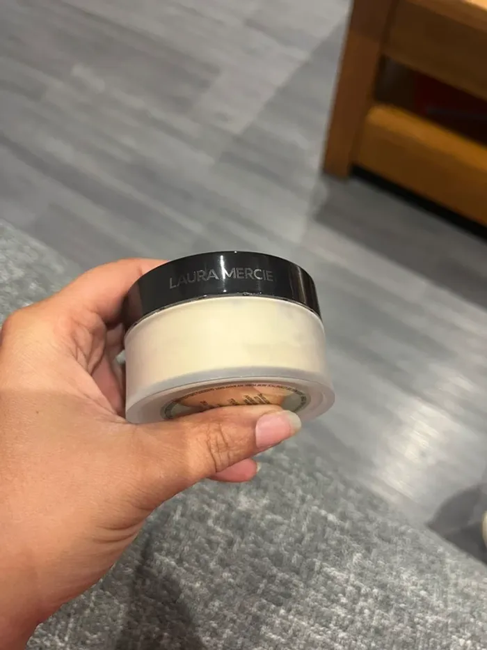 Poudre matifiante translucent loose setting powder Laura mercier
