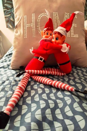 Lutin couple lutin farceur lot de deux jouet deco Noël 40cm neuf sous blister