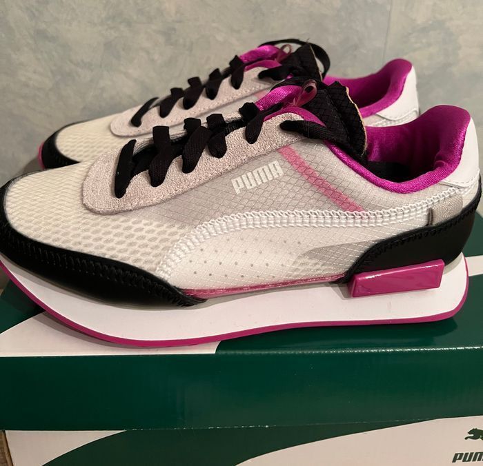 Baskets Future Rider Lumineuses  Puma pointure 35,5 - photo numéro 3