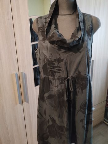 Robe sans manches taille 40