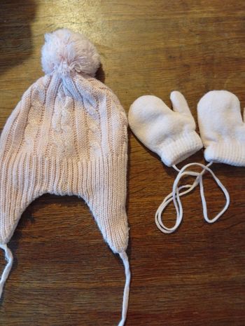 Lot bonnet plus moufle 6/12 mois
