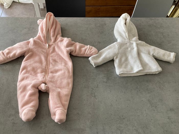 1 combinaison hivert + pull avec capuche Orchestra 3 mois très bon état + 1 bonnet Sergent major