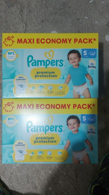 Couche pampers taille 5 premium protection 80couche par carton soit 160couche pour 35euro