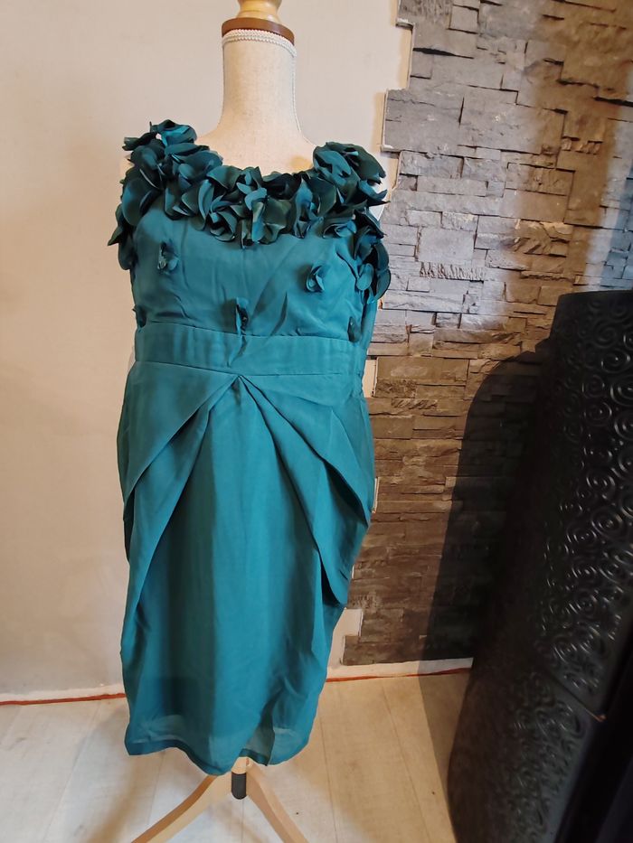 Robe verte taille 36 38 neuve