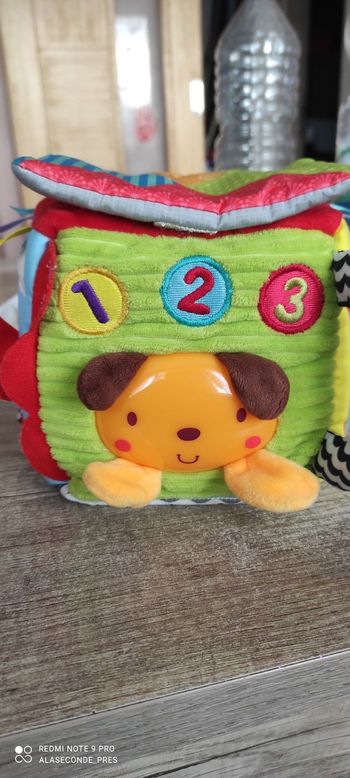 Cube éveil sensoriel vtech