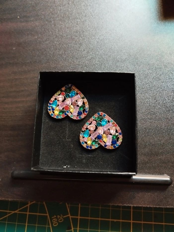 Boucles d'oreilles vintage coeur avec coffret cadeau - photo numéro 3